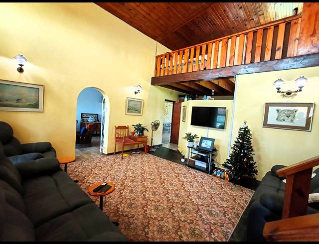 5 BEDROOM HOUSE FOR SALE IN UVONGO